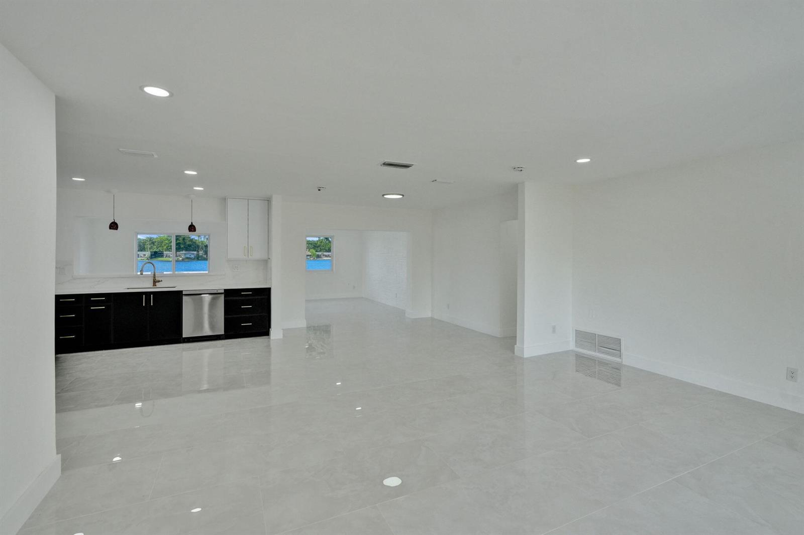 8351 NW 19TH Street, Pembroke Pines FL 33024 photo 4