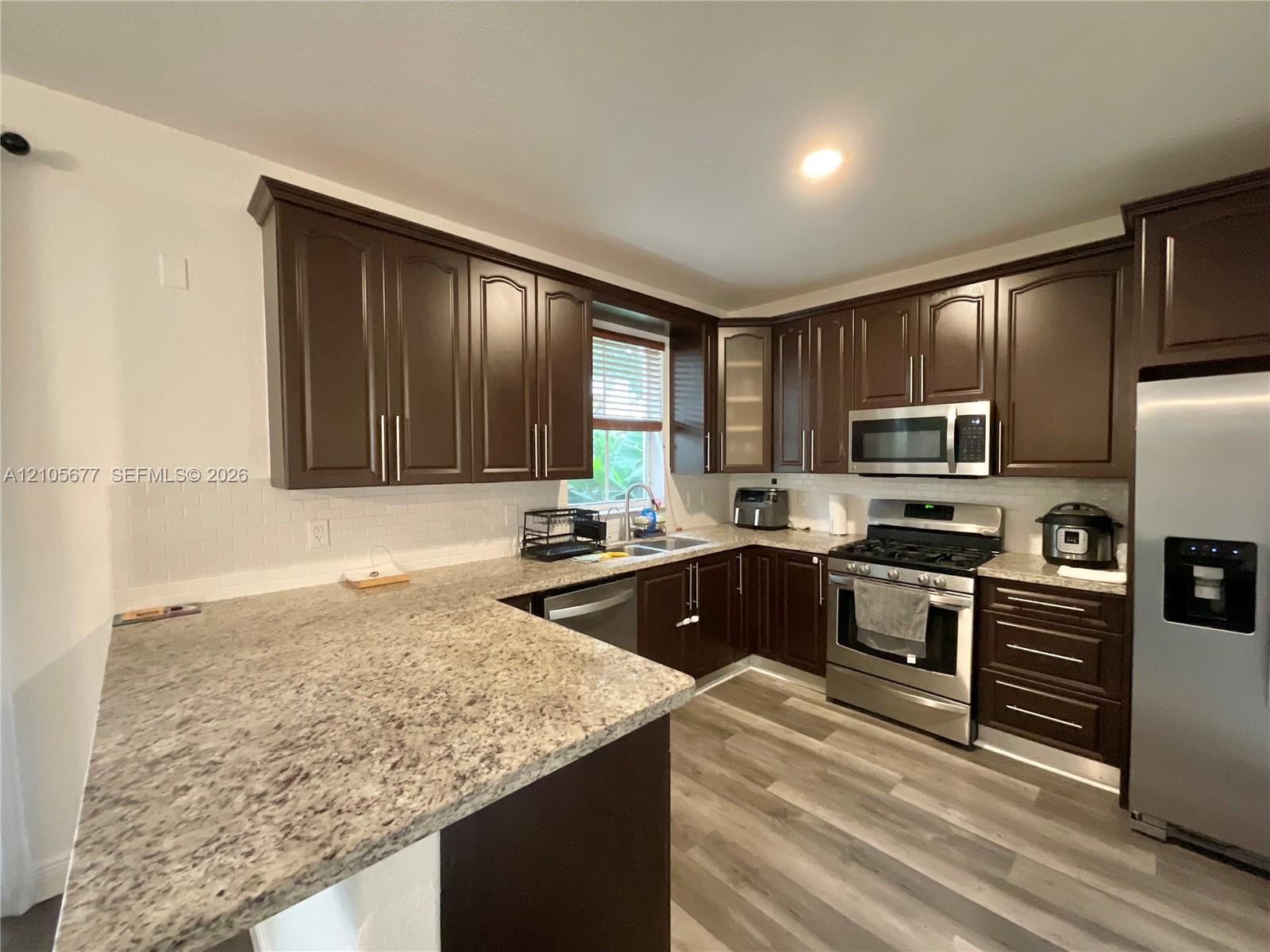 11320 NW 43rd Ter, Doral FL 33178 photo 3
