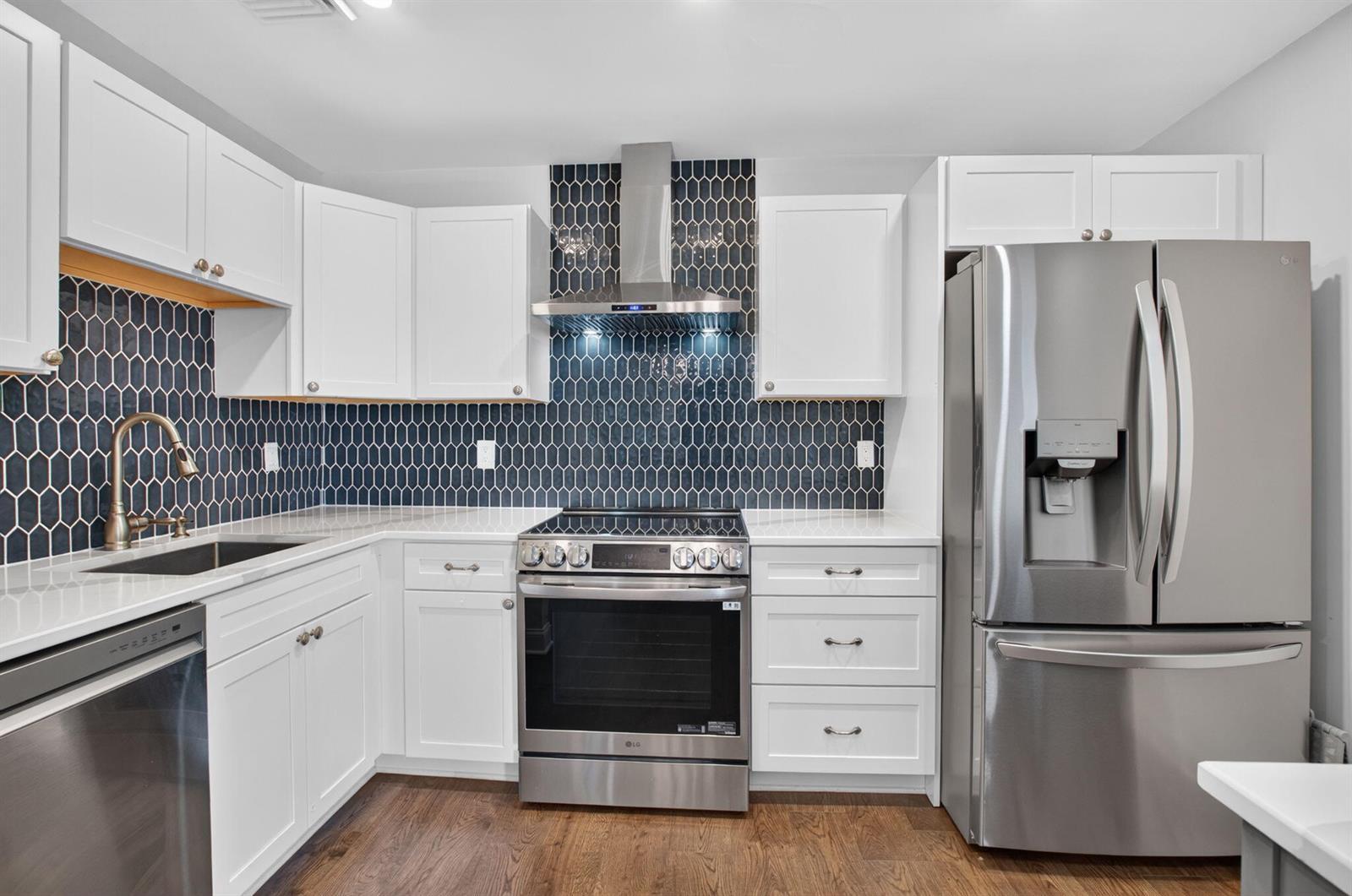 238 SW 10th Avenue, Delray Beach FL 33444 photo 2