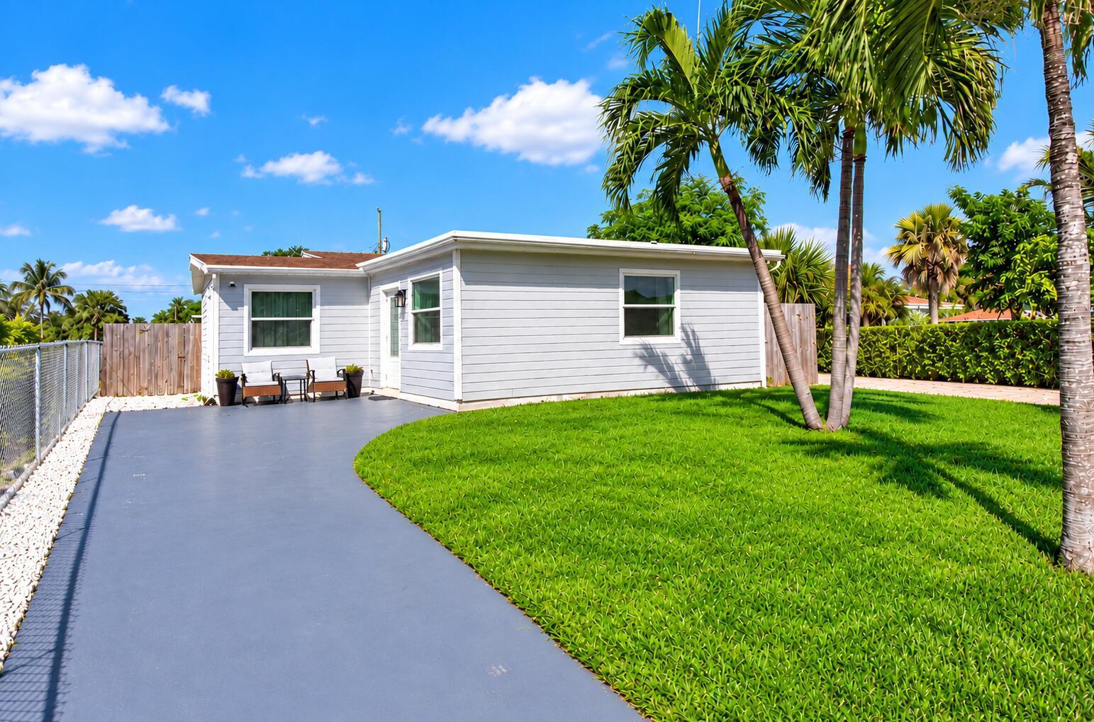 238 SW 10th Avenue, Delray Beach FL 33444