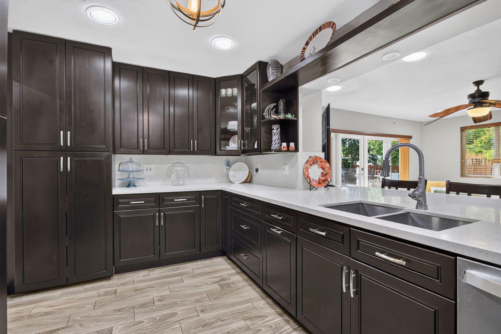 291 SW 60TH Avenue, Plantation FL 33317 photo 4
