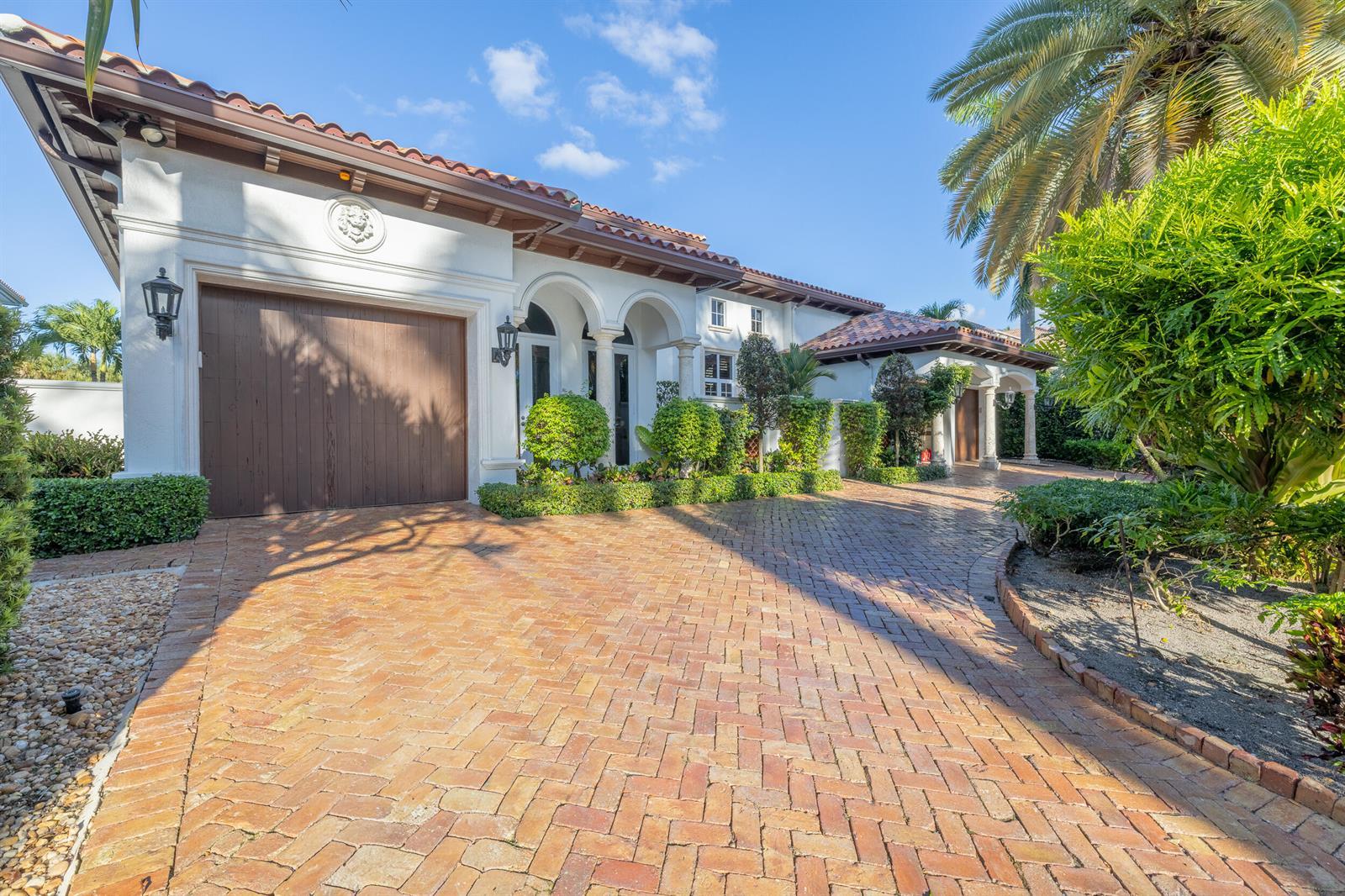 817 Harbour Isles Place, North Palm Beach FL 33410 photo 2