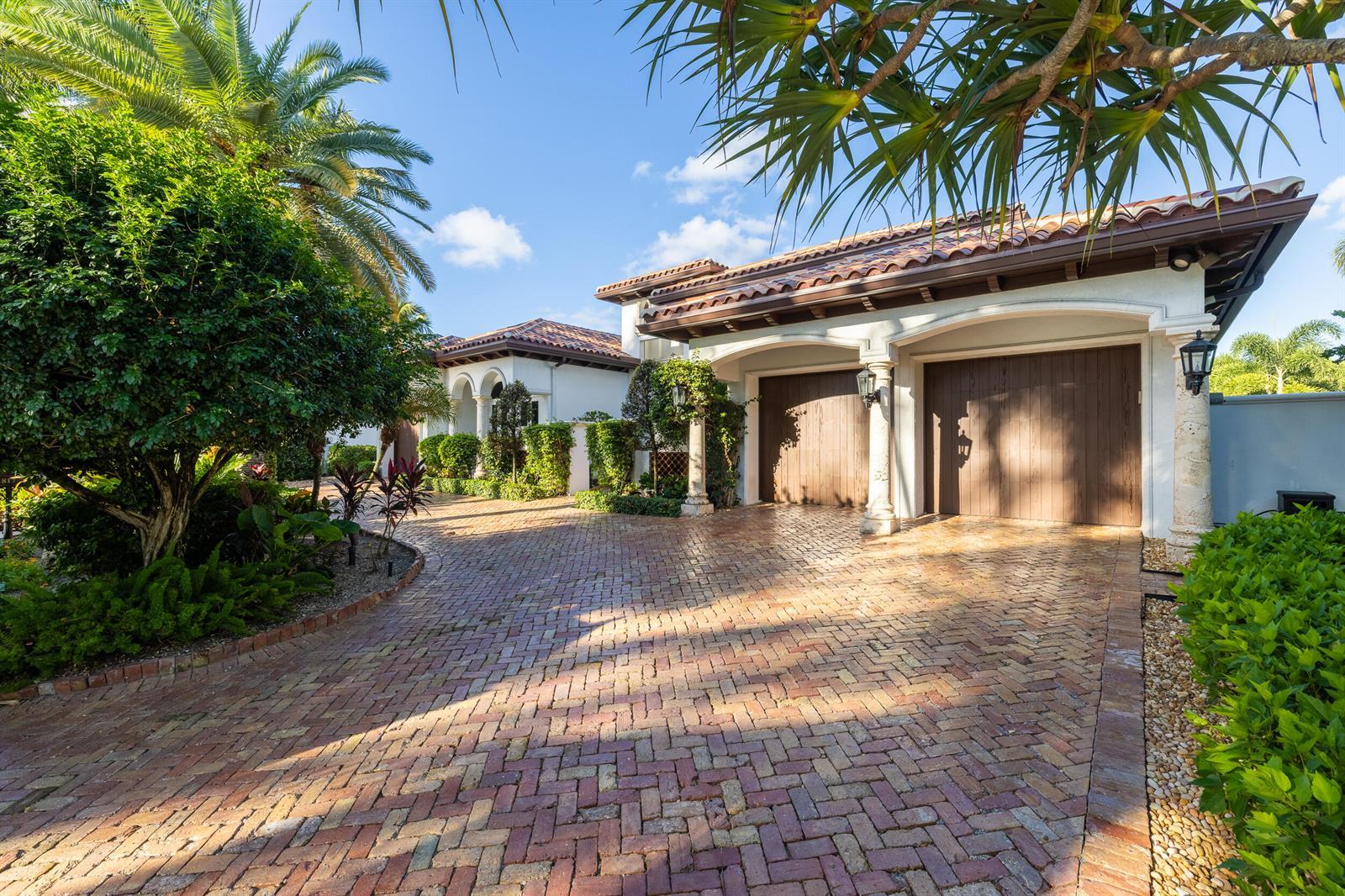 817 Harbour Isles Place, North Palm Beach FL 33410 photo 3