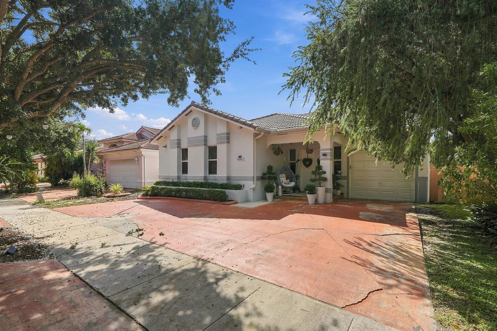 9062 NW 148TH Terrace, Miami Lakes FL 33018 photo 3