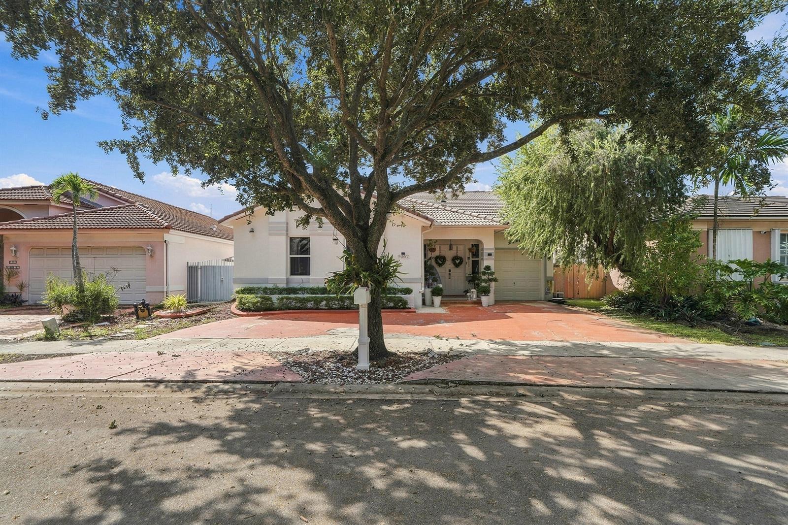 9062 NW 148TH Terrace, Miami Lakes FL 33018 photo 4