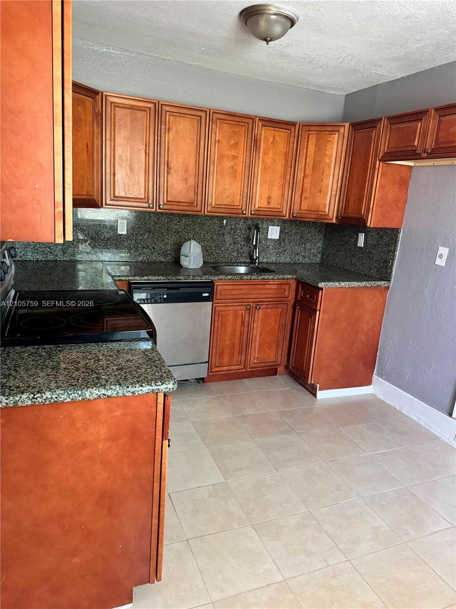 824 NW 15th Ave # 824, Fort Lauderdale FL 33311 photo 2