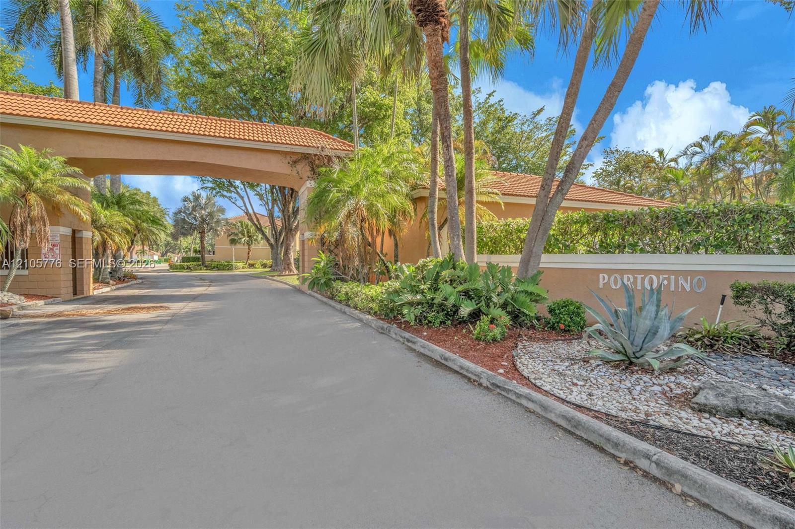 11211 Lakeview Dr # O, Coral Springs FL 33071