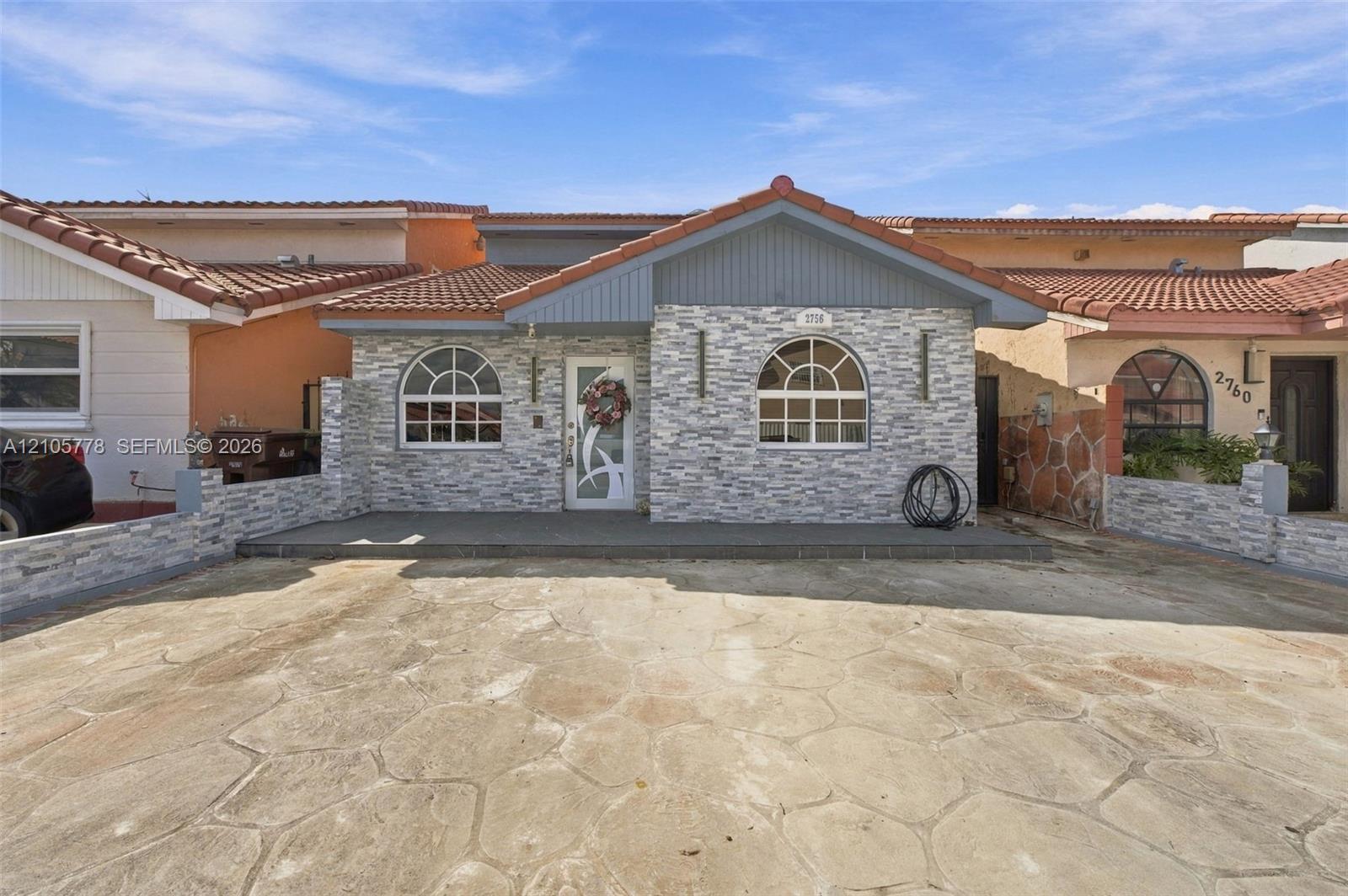 2756 W 54th St, Hialeah FL 33016