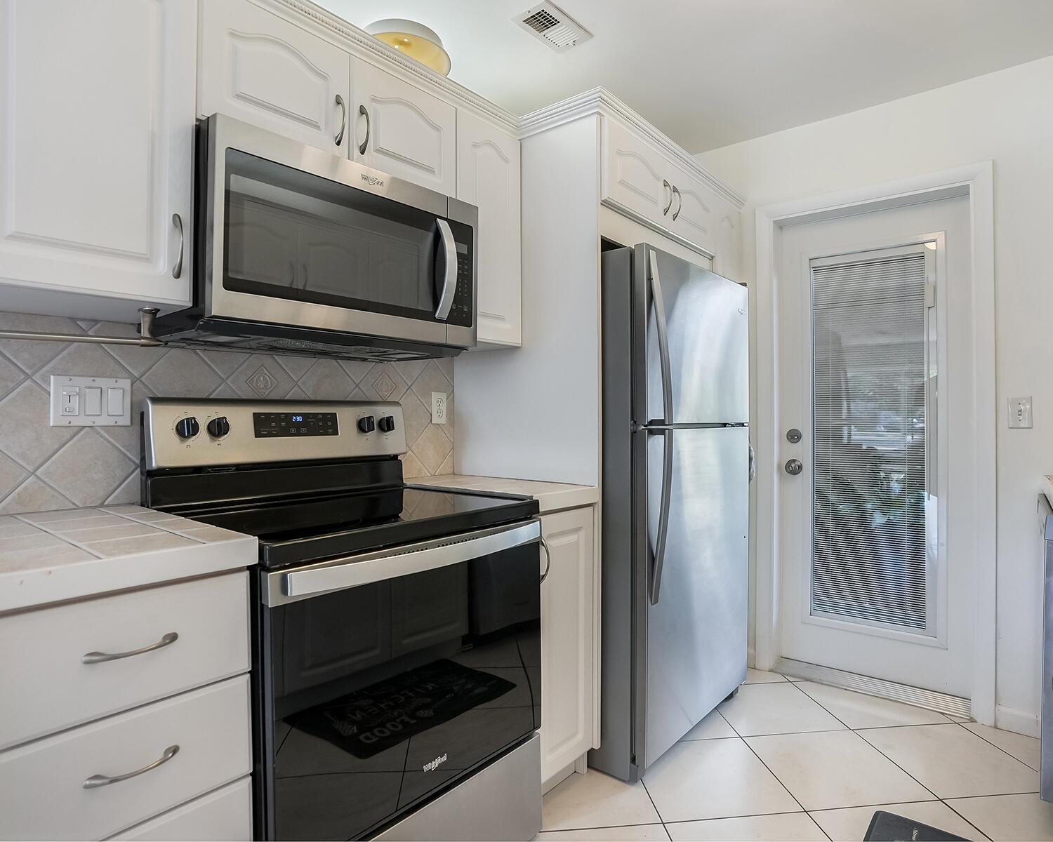 2600 DIANA Drive # 107, Hallandale Beach FL 33009 photo 2