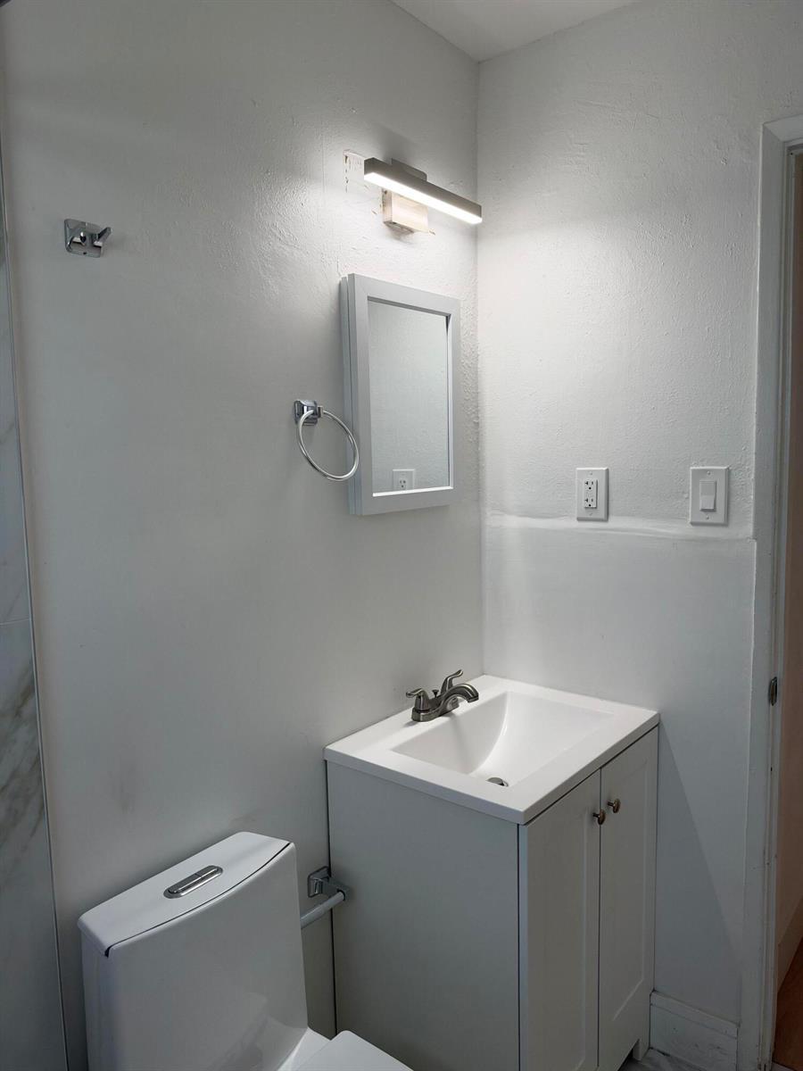 430 NW 19TH Avenue, Fort Lauderdale FL 33311 photo 3