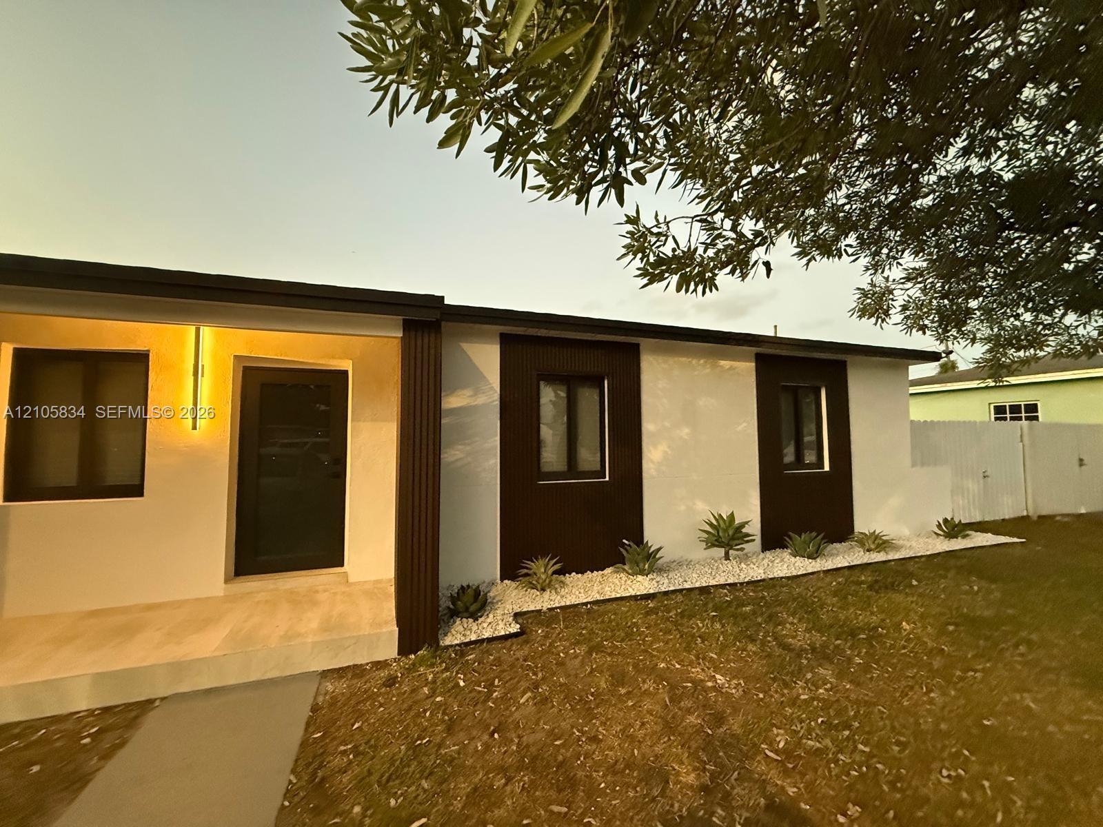 775 E 6th Pl, Hialeah FL 33010 photo 2