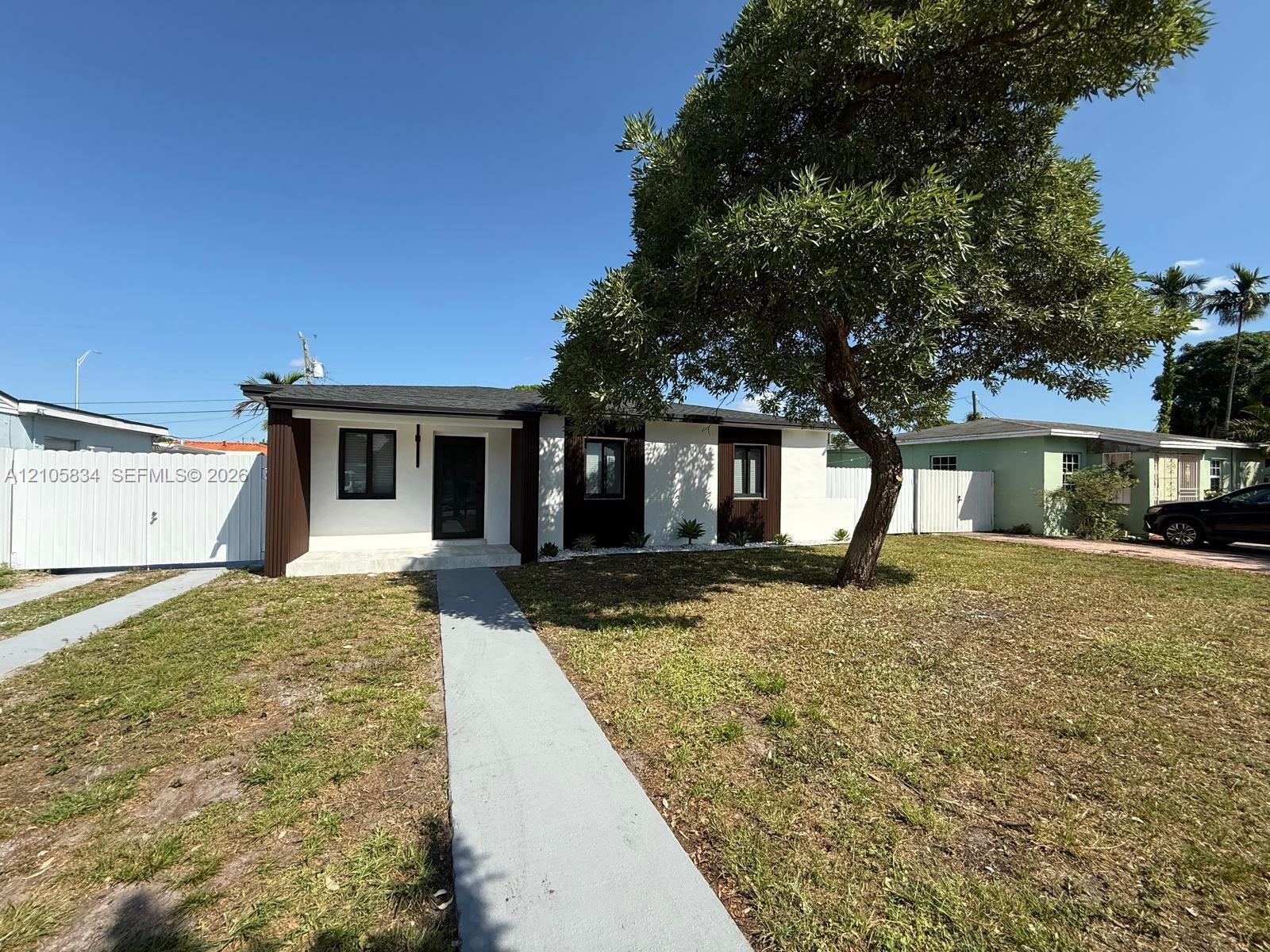775 E 6th Pl, Hialeah FL 33010 photo 4