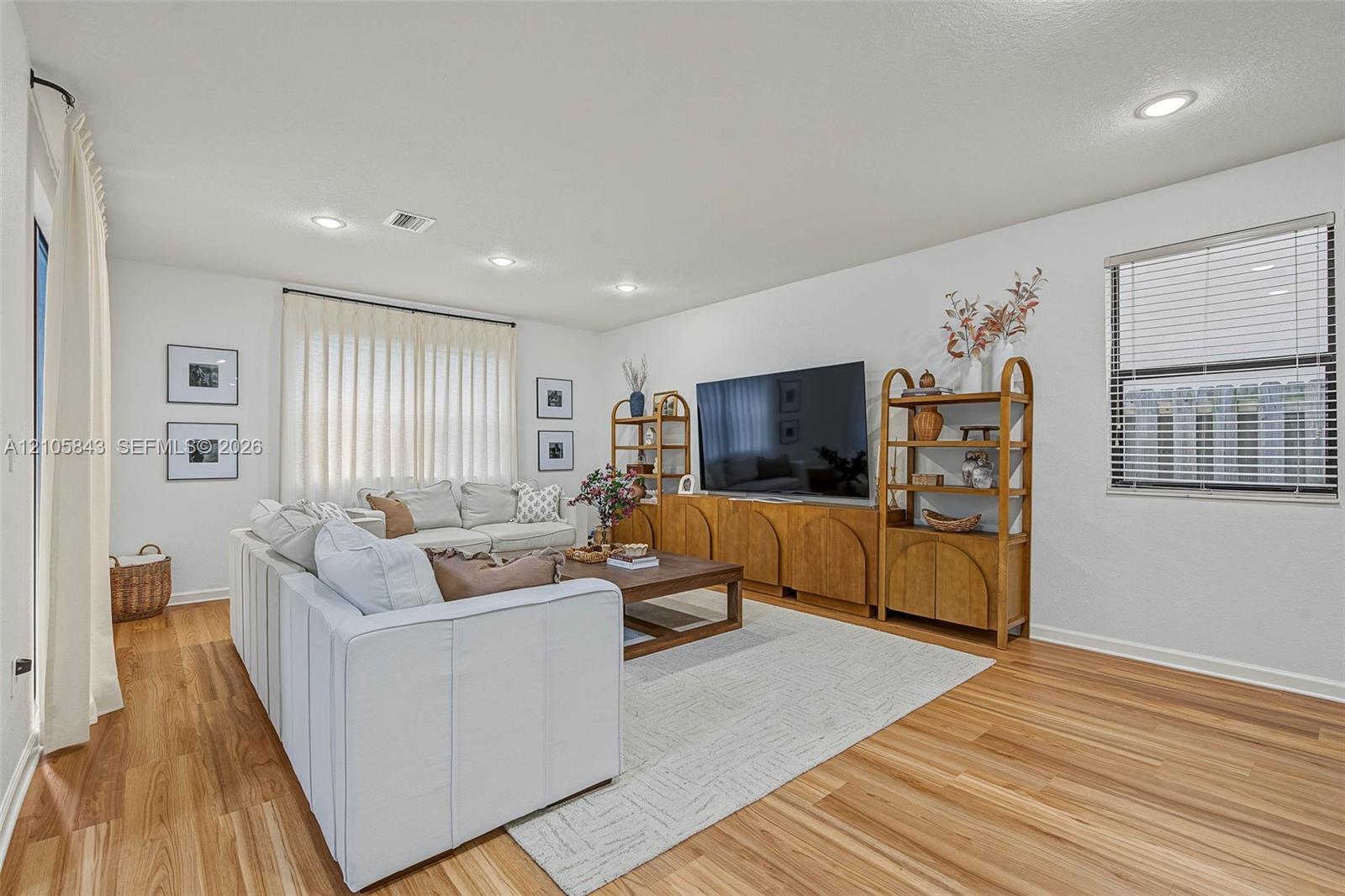 125 NE 24th Ter, Homestead FL 33033 photo 4