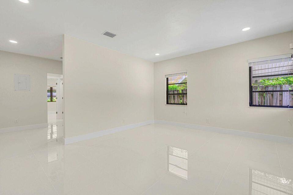 1615 S Federal Highway # B, FL 33460 photo 4