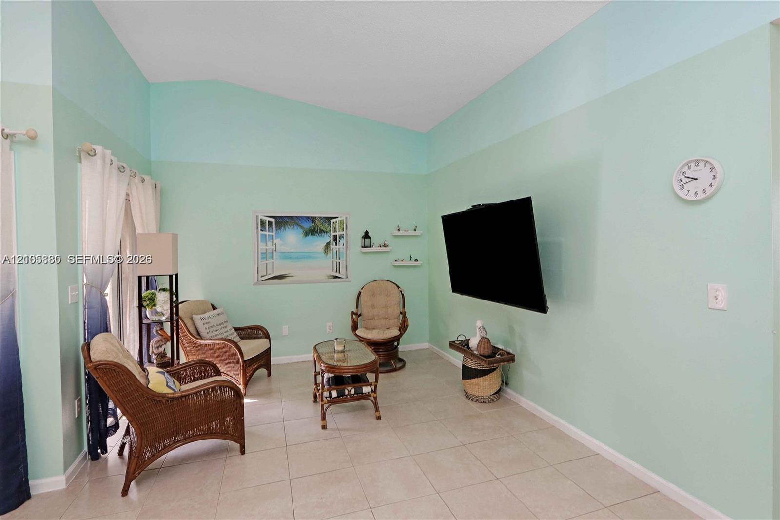 527 SE 21st Dr, Homestead FL 33033 photo 3