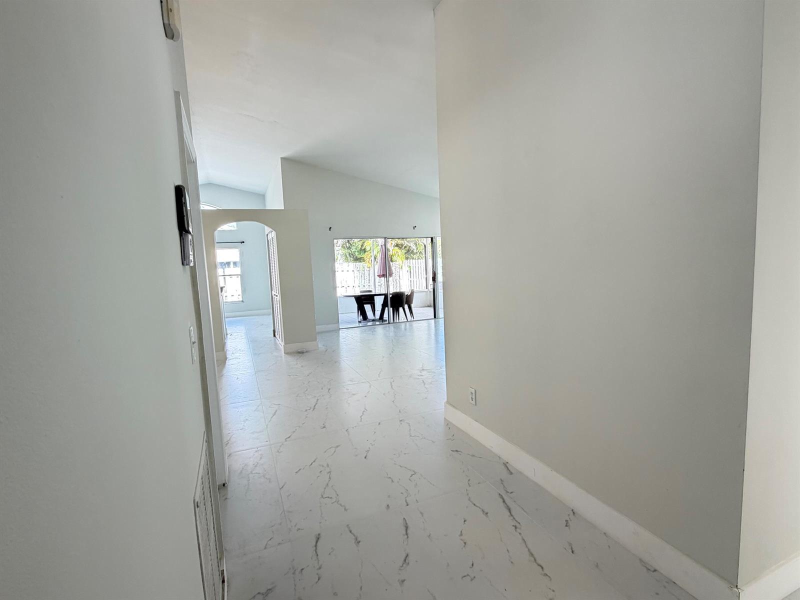 5305 NW 54TH Street NW, Coconut Creek FL 33073 photo 2