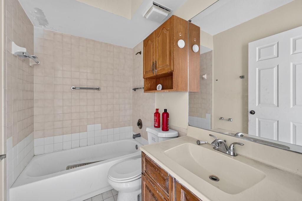 7625 CANAL Drive, Lake Worth FL 33467 photo 5