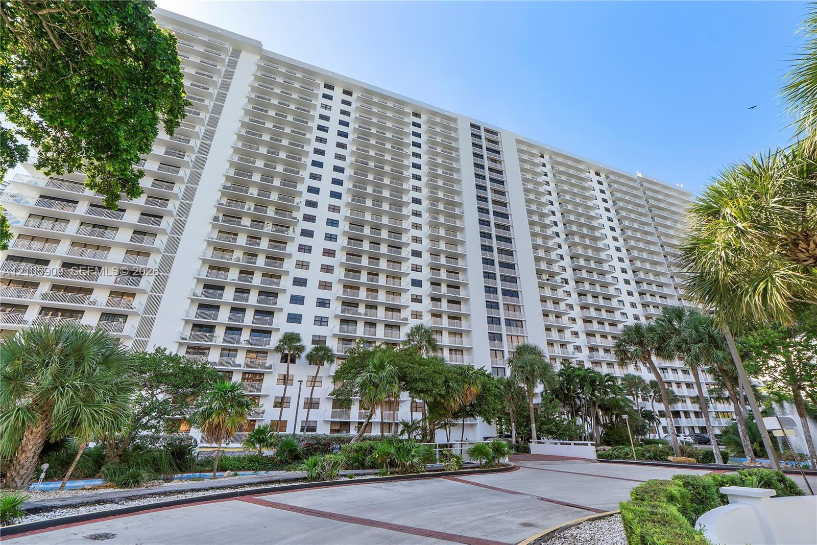 210 174th St # 1610, Sunny Isles Beach FL 33160 photo 2