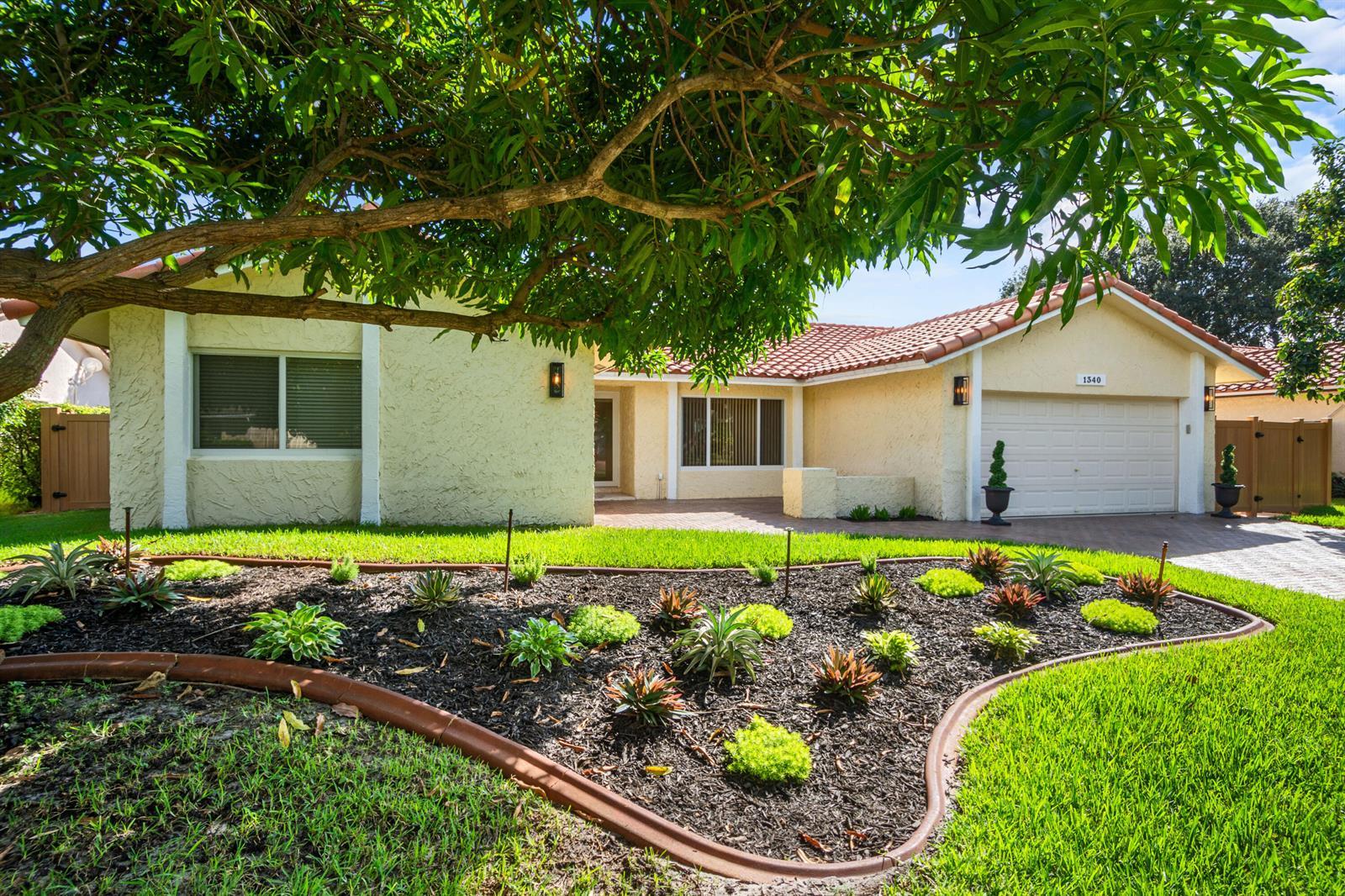 1340 NW 97TH Avenue, Plantation FL 33322 photo 2
