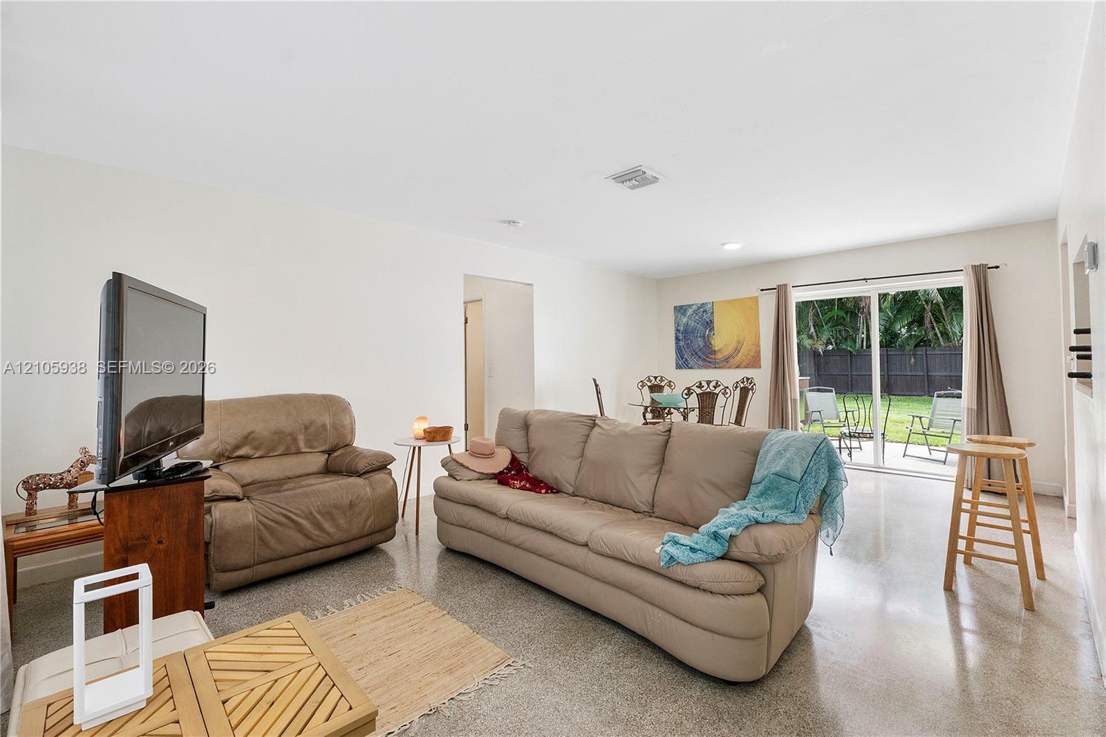 8310 NW 10th St, Pembroke Pines FL 33024 photo 3