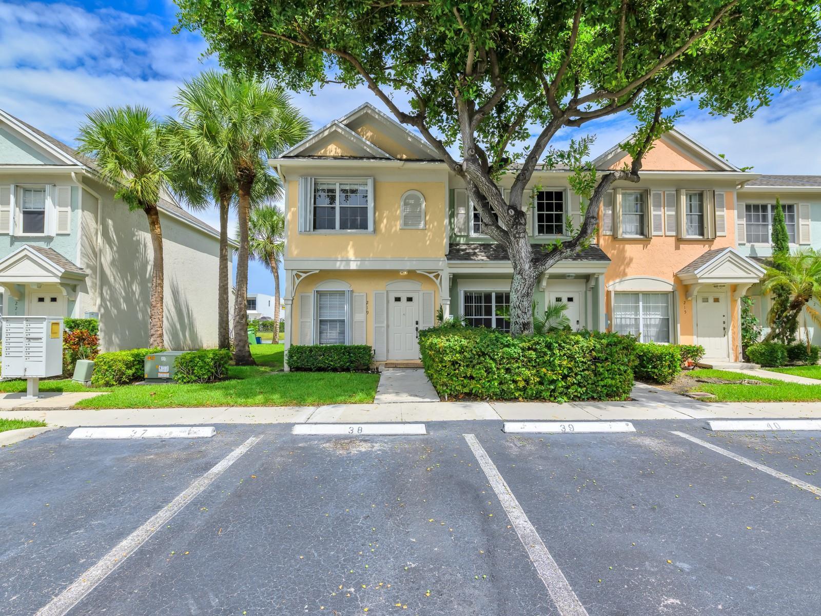 219 Mallory Court, Weston FL 33326 photo 2