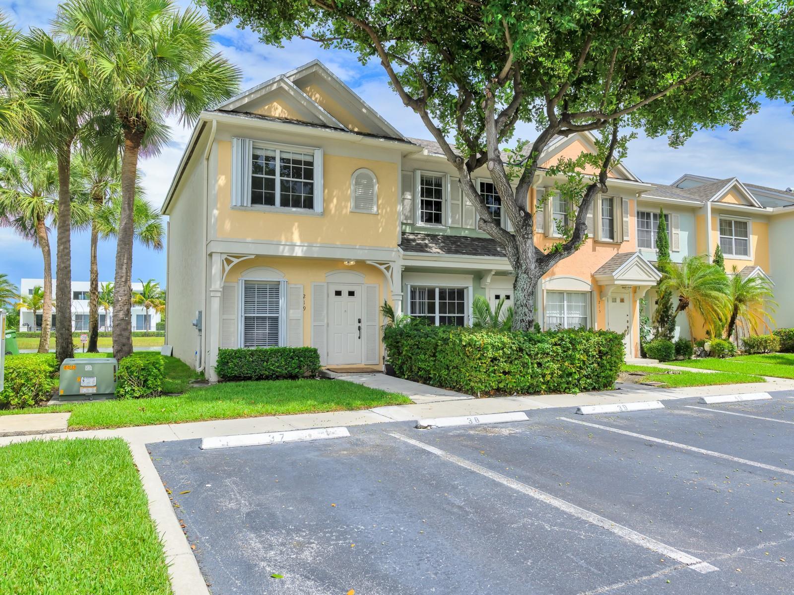 219 Mallory Court, Weston FL 33326 photo 3