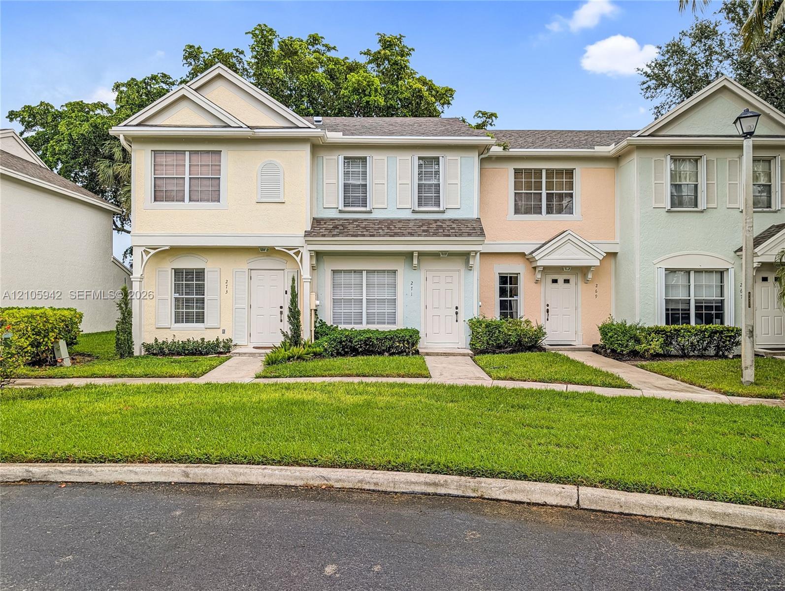 271 Duval Ct, Weston FL 33326