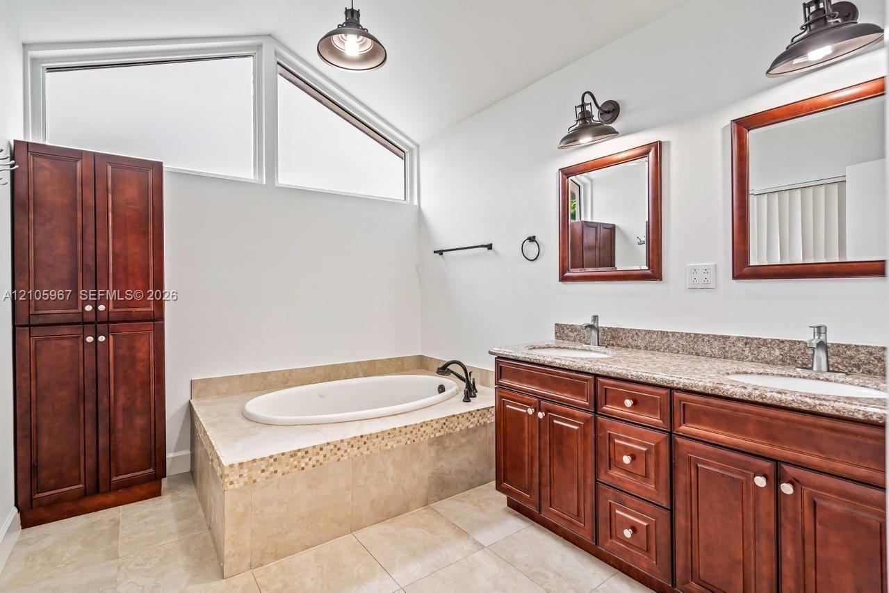 5966 NW 77th Ter, Parkland FL 33067 photo 4