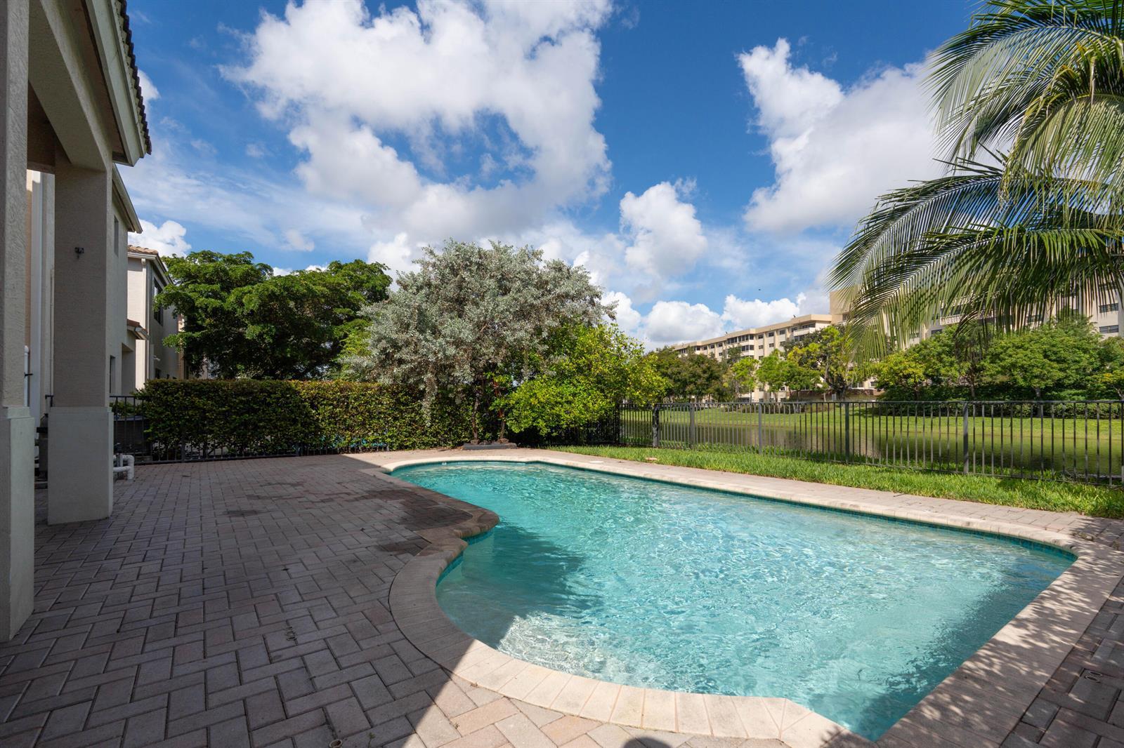 875 NE 193RD Terrace, Miami FL 33179 photo 2