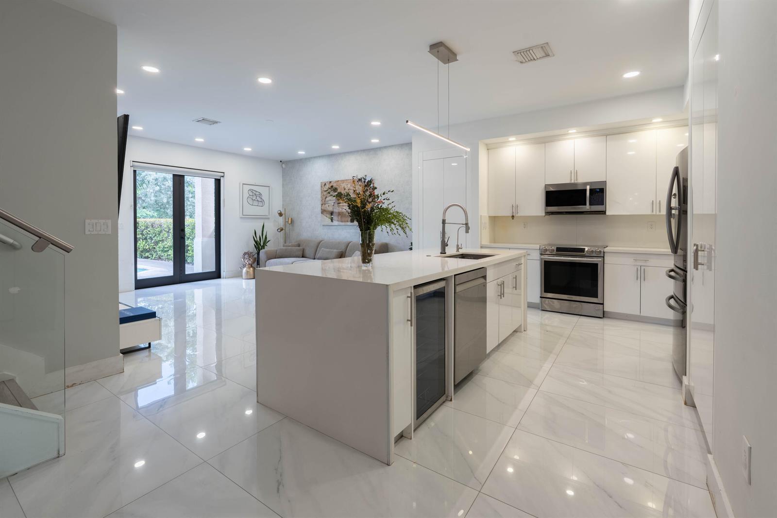 875 NE 193RD Terrace, Miami FL 33179 photo 5
