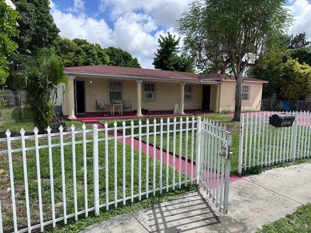 9229 NW 33RD AVE Road, Miami FL 33147