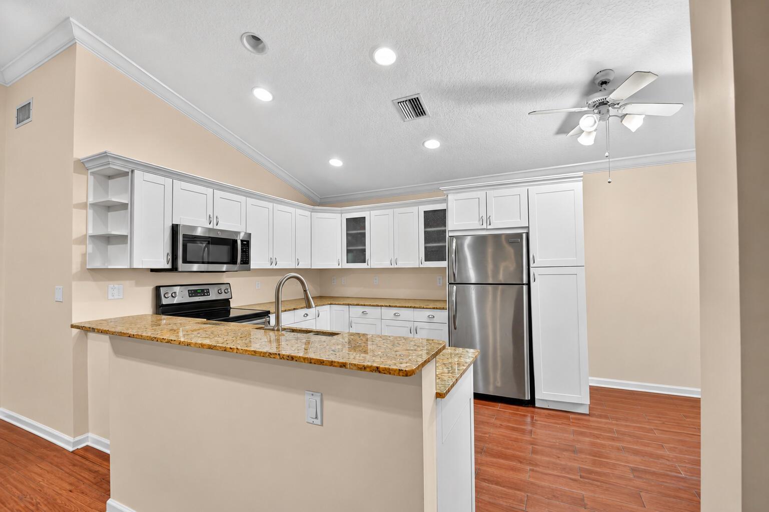 174 HARBOR LAKE Circle, FL 33413 photo 5