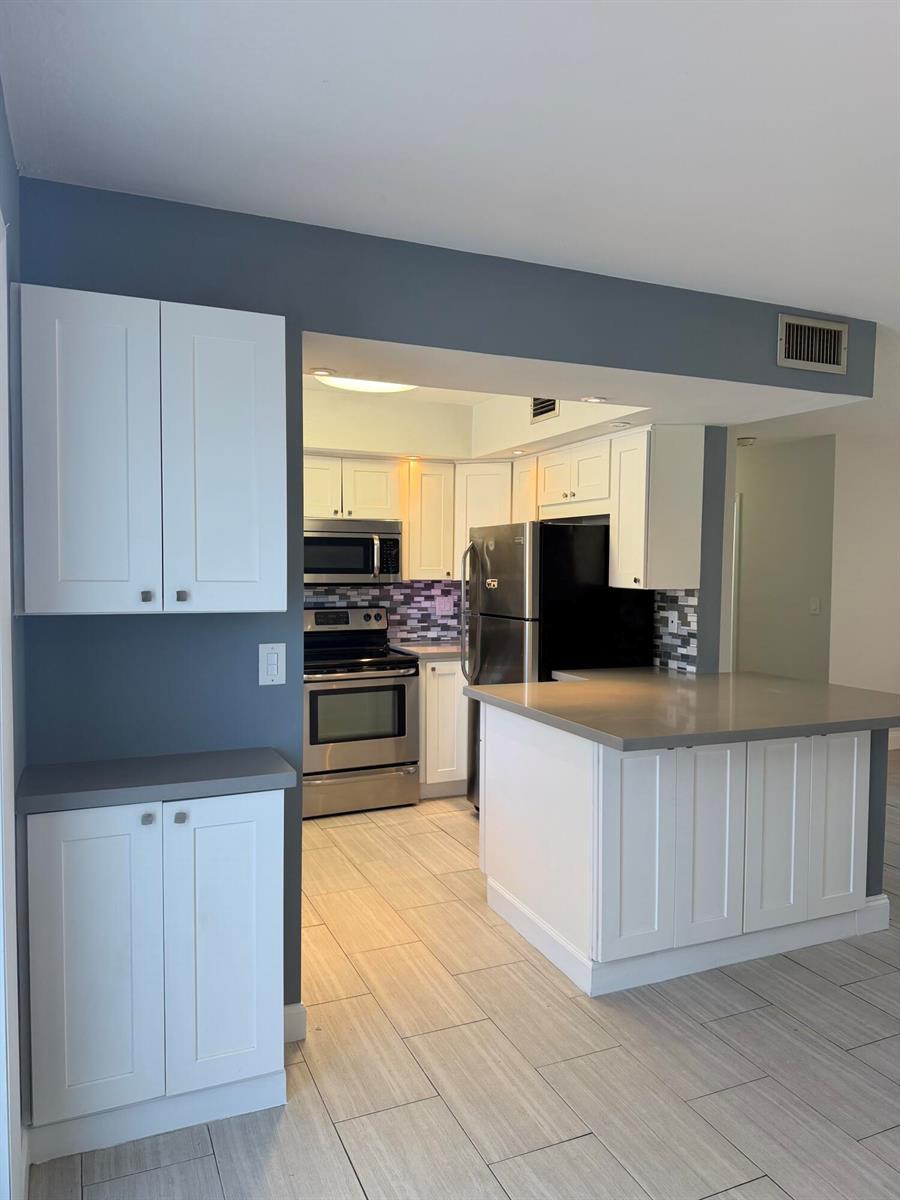 1643 WILEY Street # 4, Hollywood FL 33020 photo 2