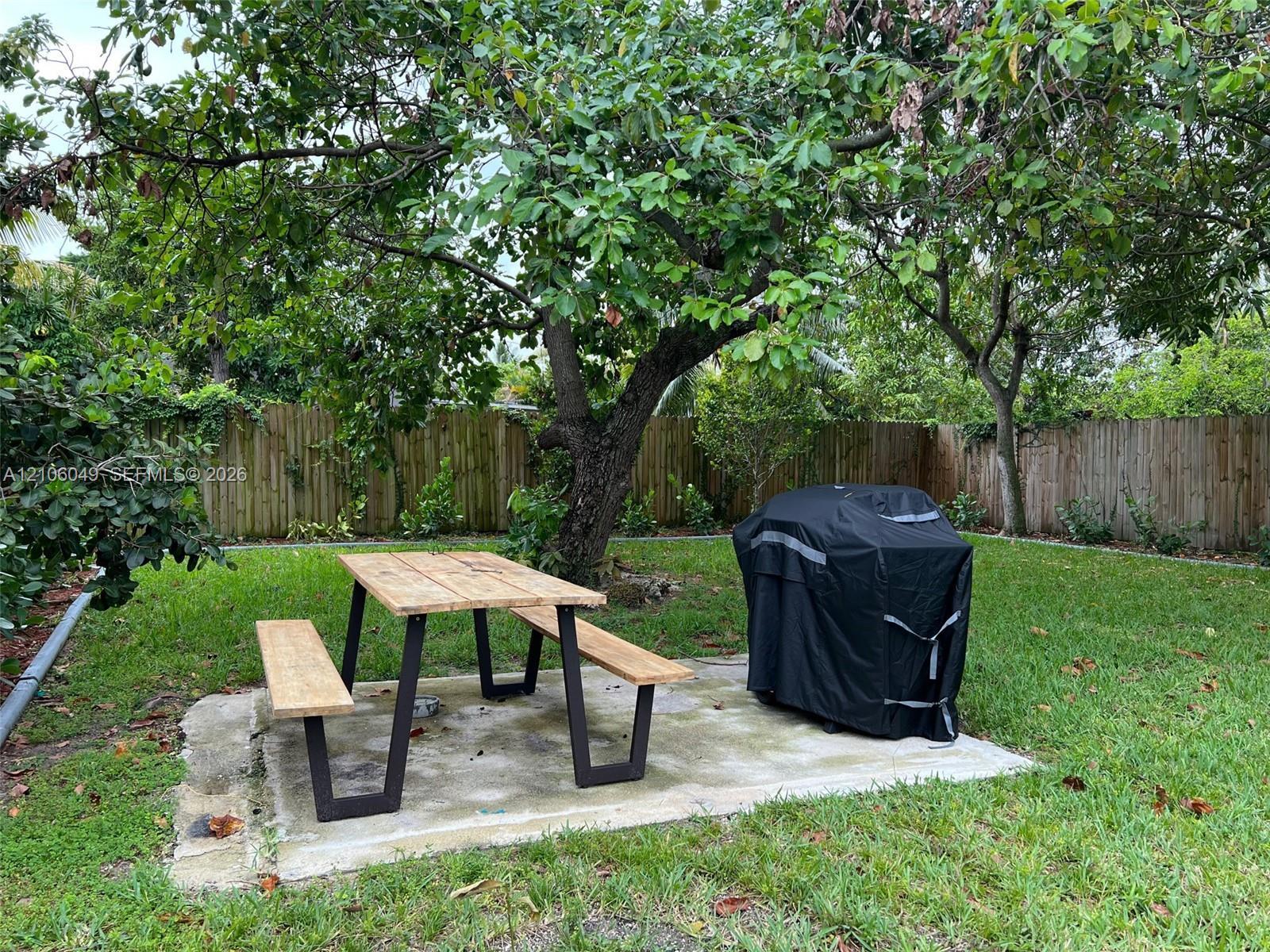 1438 NW 27th St, Miami FL 33142 photo 4