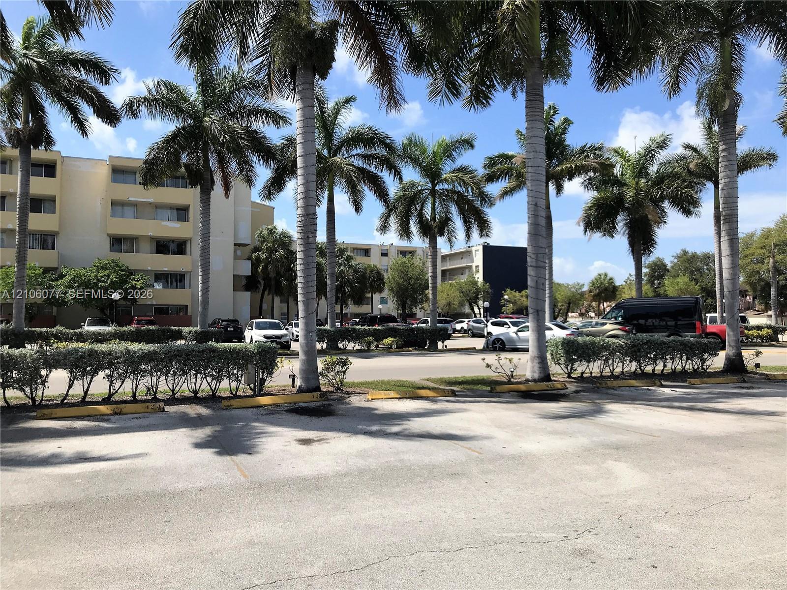 10000 NW 80 Ct # 2543, Hialeah Gardens FL 33016