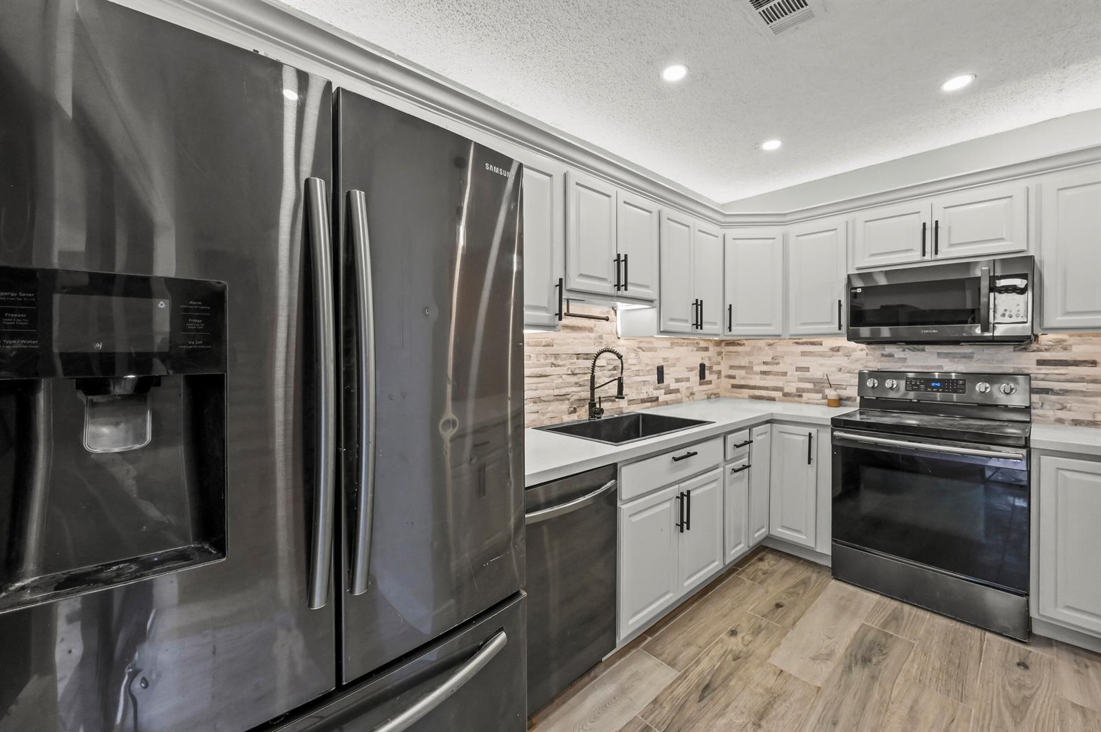 301 MIRAMAR Lane # C1, Palm Beach Gardens FL 33410 photo 2