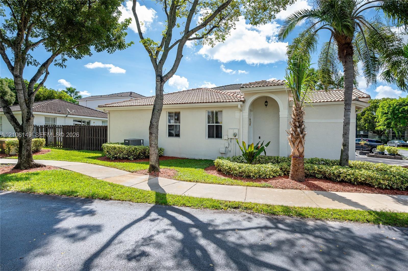 4865 NW 108th Path, Doral FL 33178 photo 5