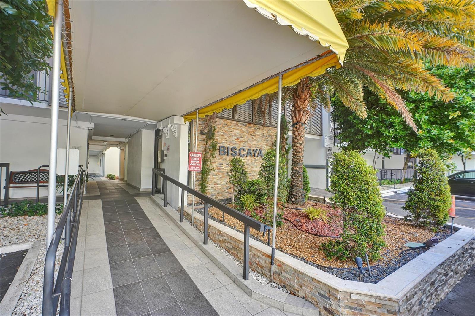 20400 W COUNTRY CLUB Drive # 118, Aventura FL 33180 photo 2