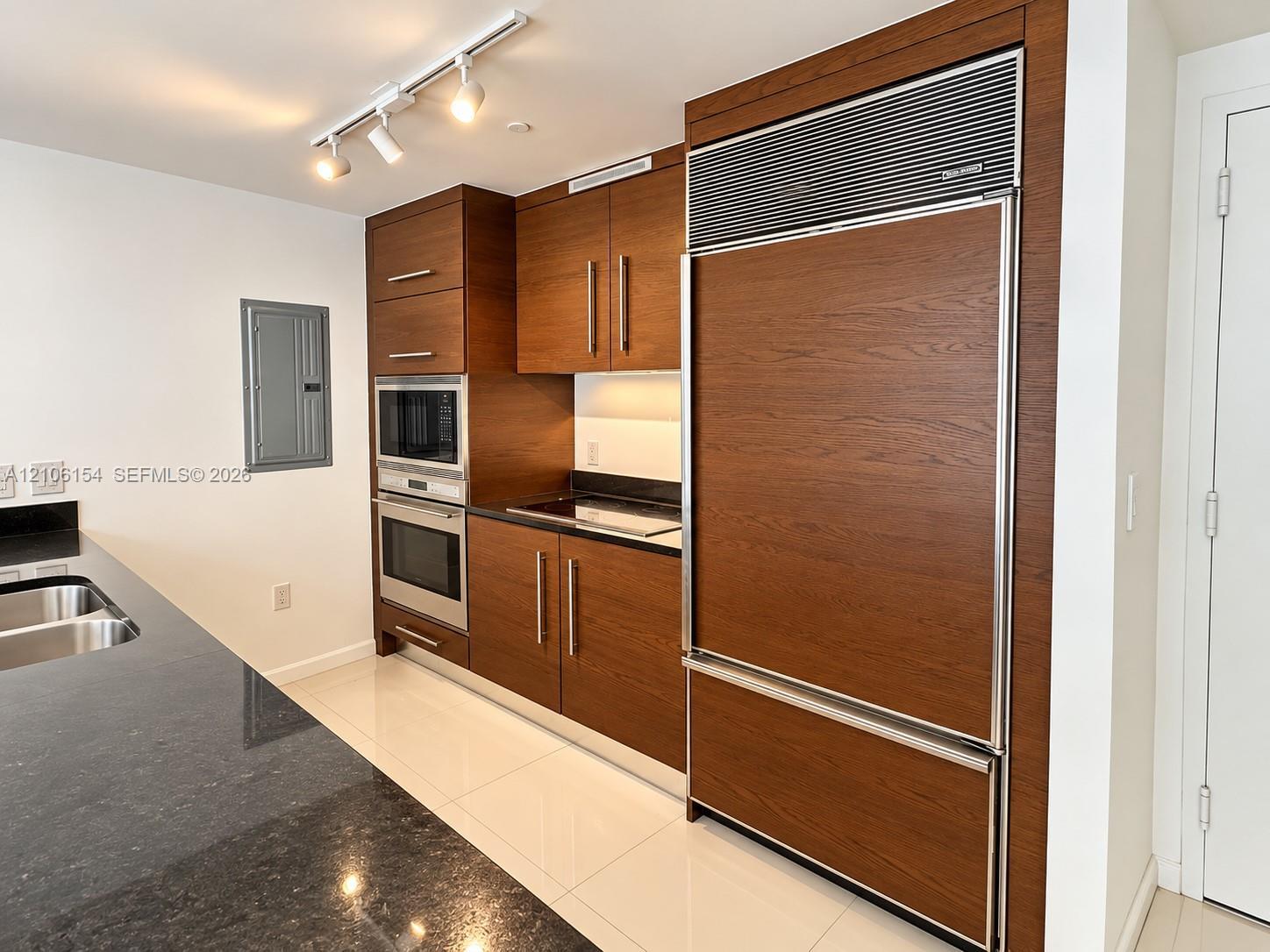 475 Brickell Ave # 5209, Miami FL 33131 photo 4