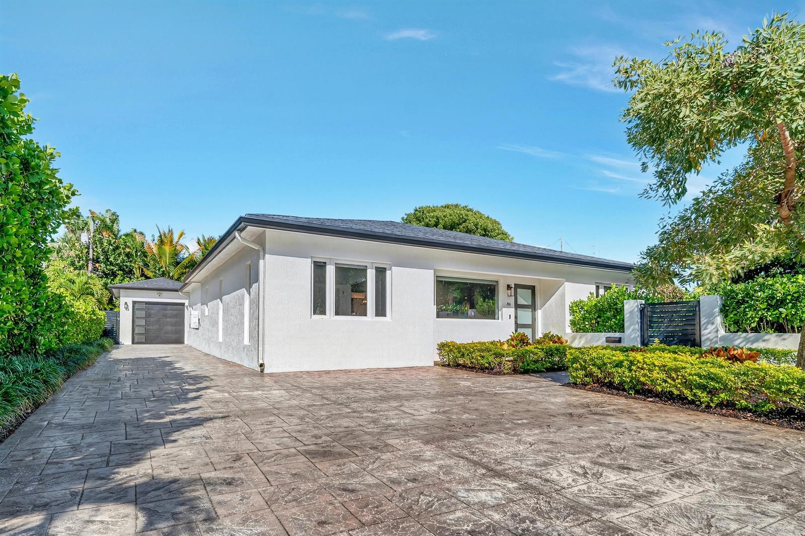 301 Pilgrim Road, West Palm Beach FL 33405 photo 2