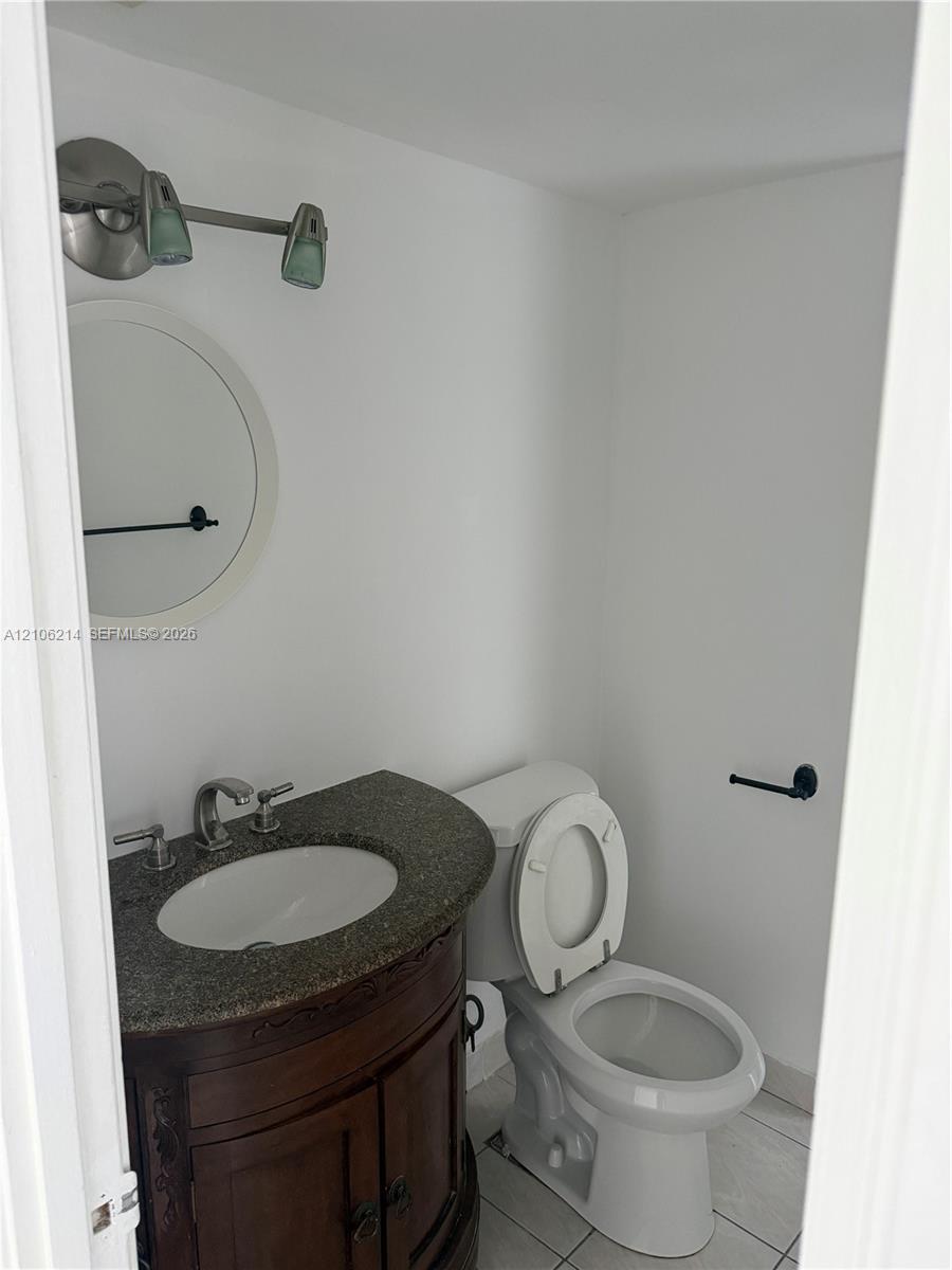 2841 NE 163rd St # 305, North Miami Beach FL 33160 photo 2