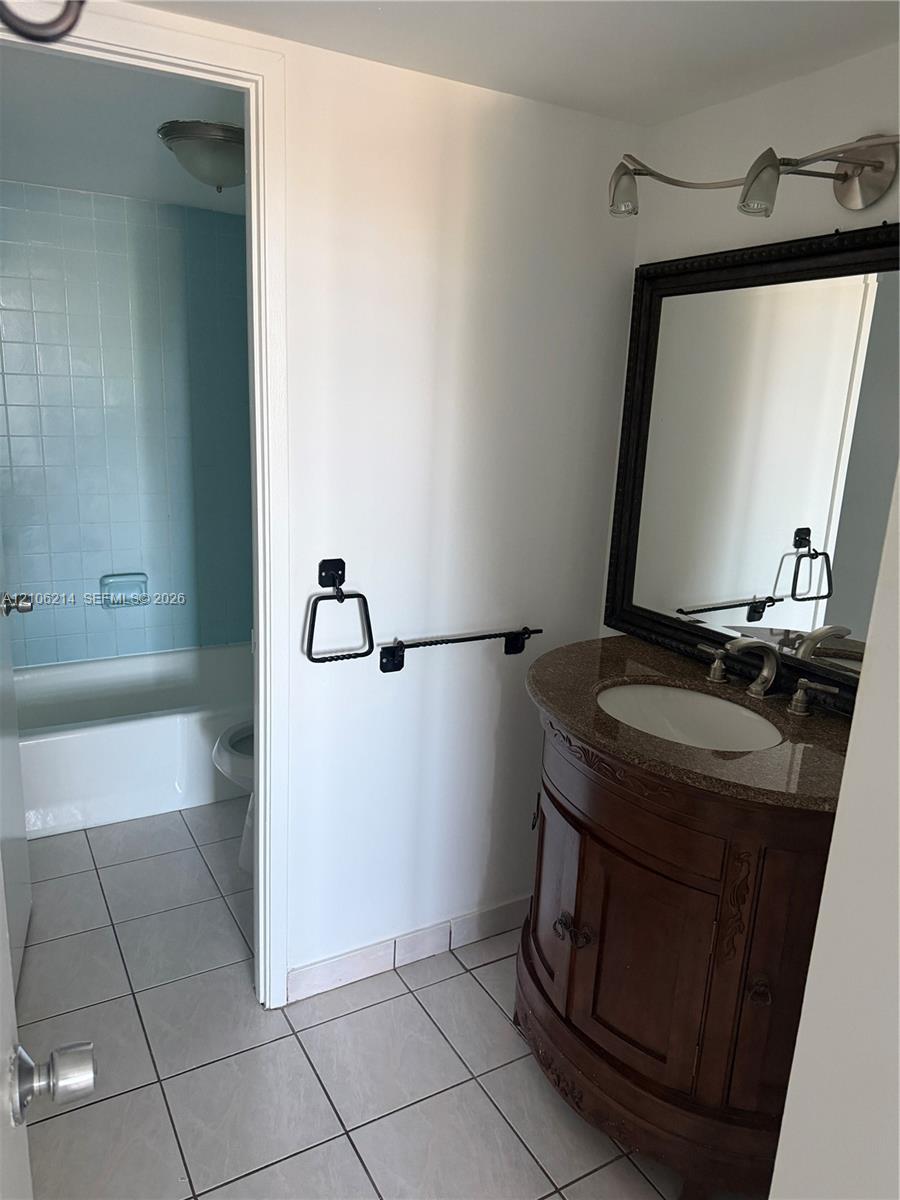 2841 NE 163rd St # 305, North Miami Beach FL 33160 photo 3