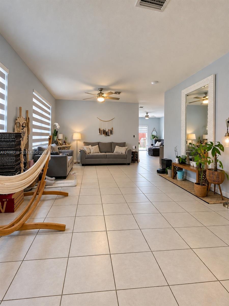1402 SE 26th Ter, Homestead FL 33035 photo 2