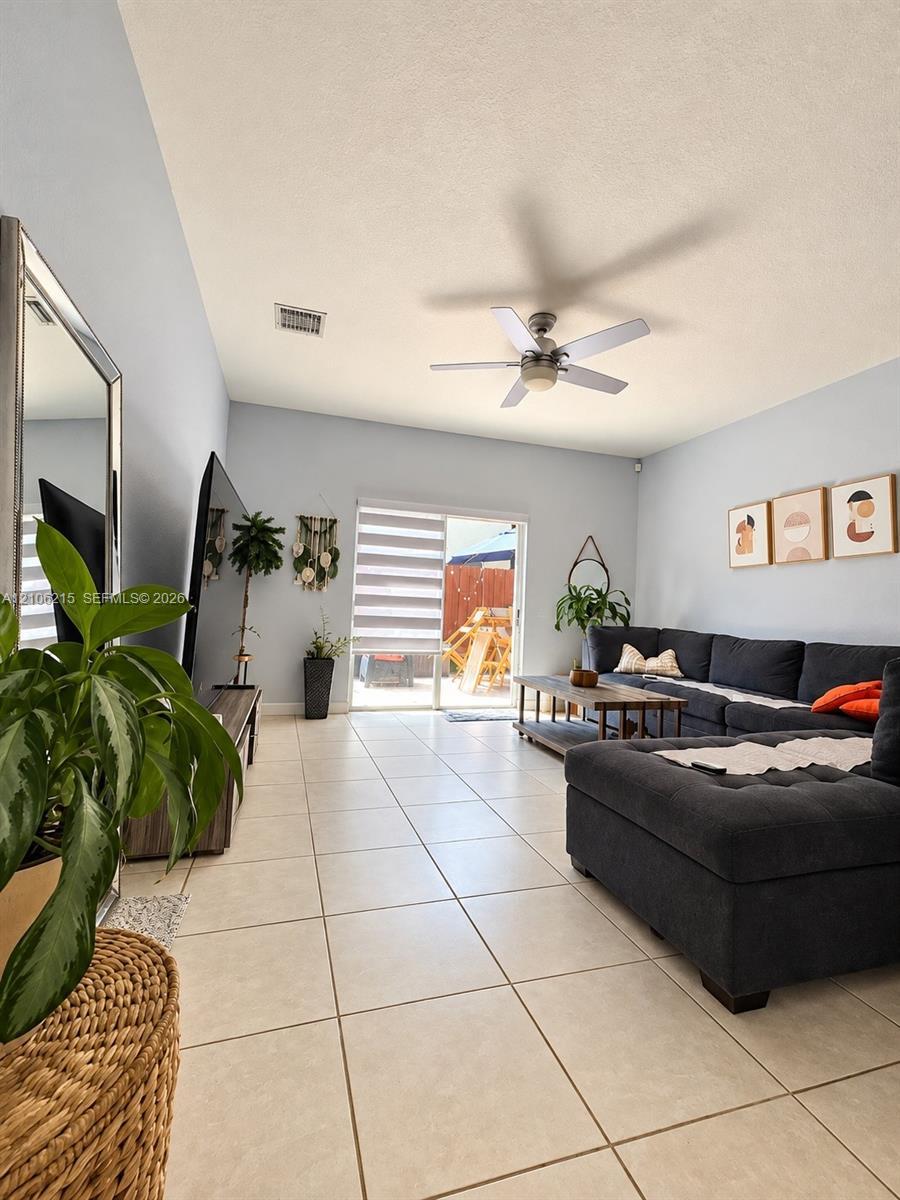 1402 SE 26th Ter, Homestead FL 33035 photo 4