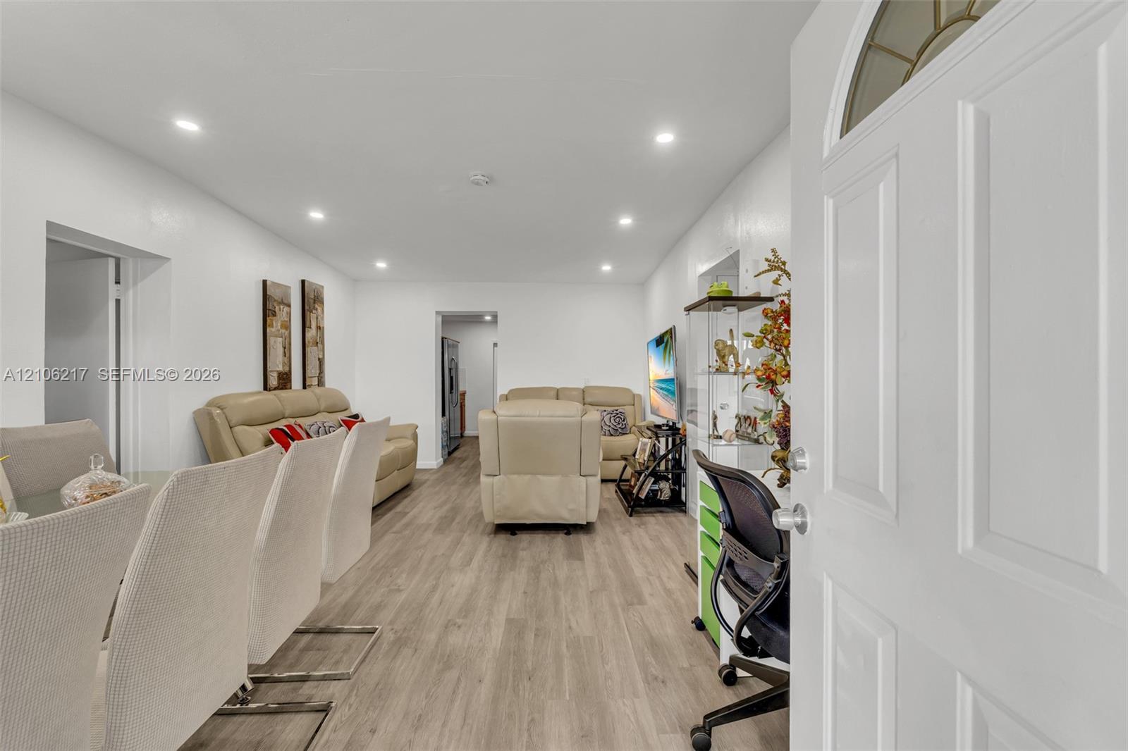 9555 NW 36th Ave, Miami FL 33147 photo 2