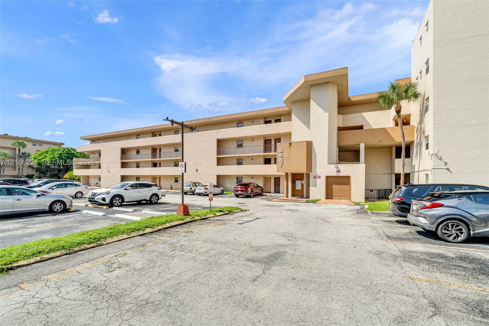 8887 Fontainebleau Blvd # 206, Miami FL 33172 photo 2