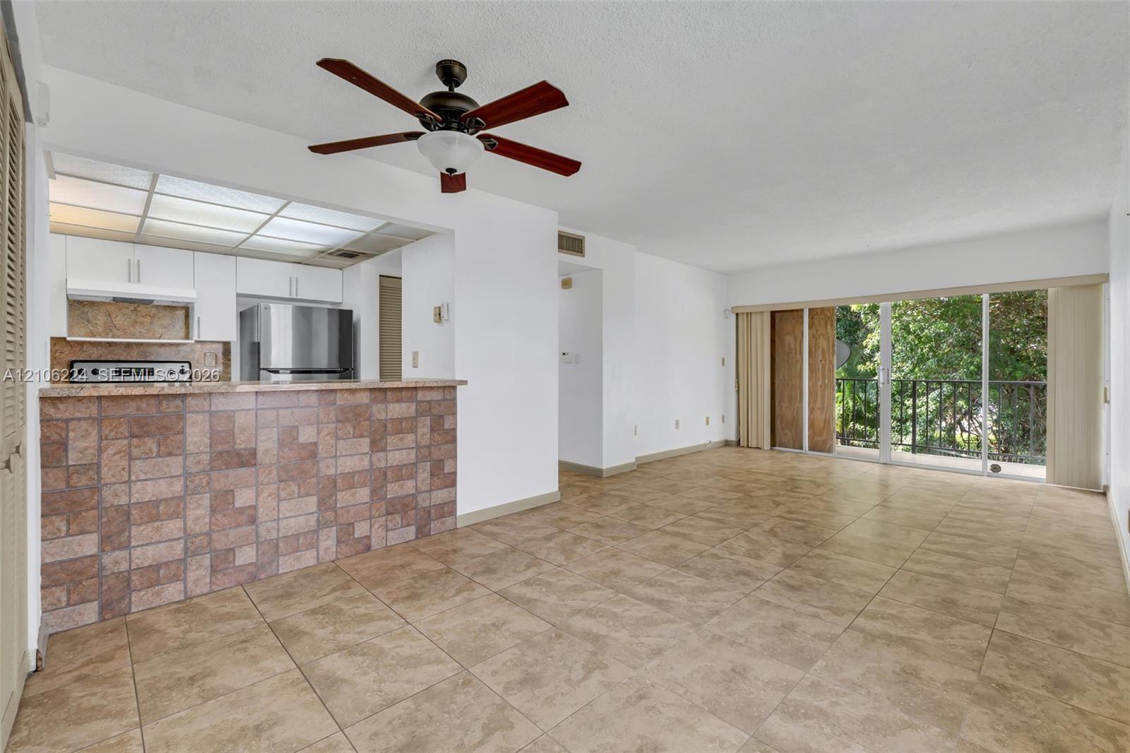 8887 Fontainebleau Blvd # 206, Miami FL 33172