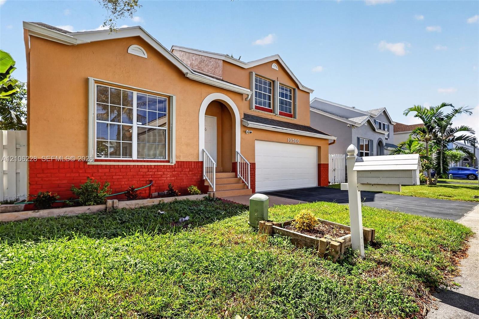 10760 SW 11th Dr, Davie FL 33324 photo 2