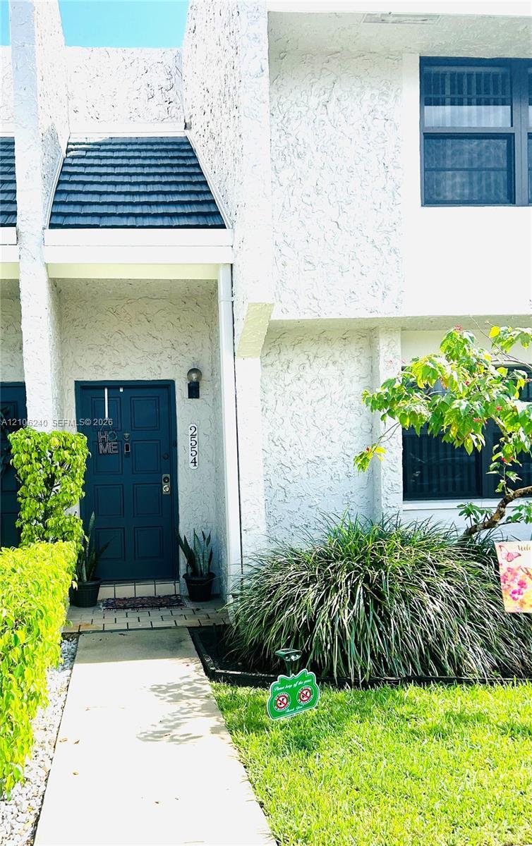 2554 N 38th Ave, Hollywood FL 33021 photo 2