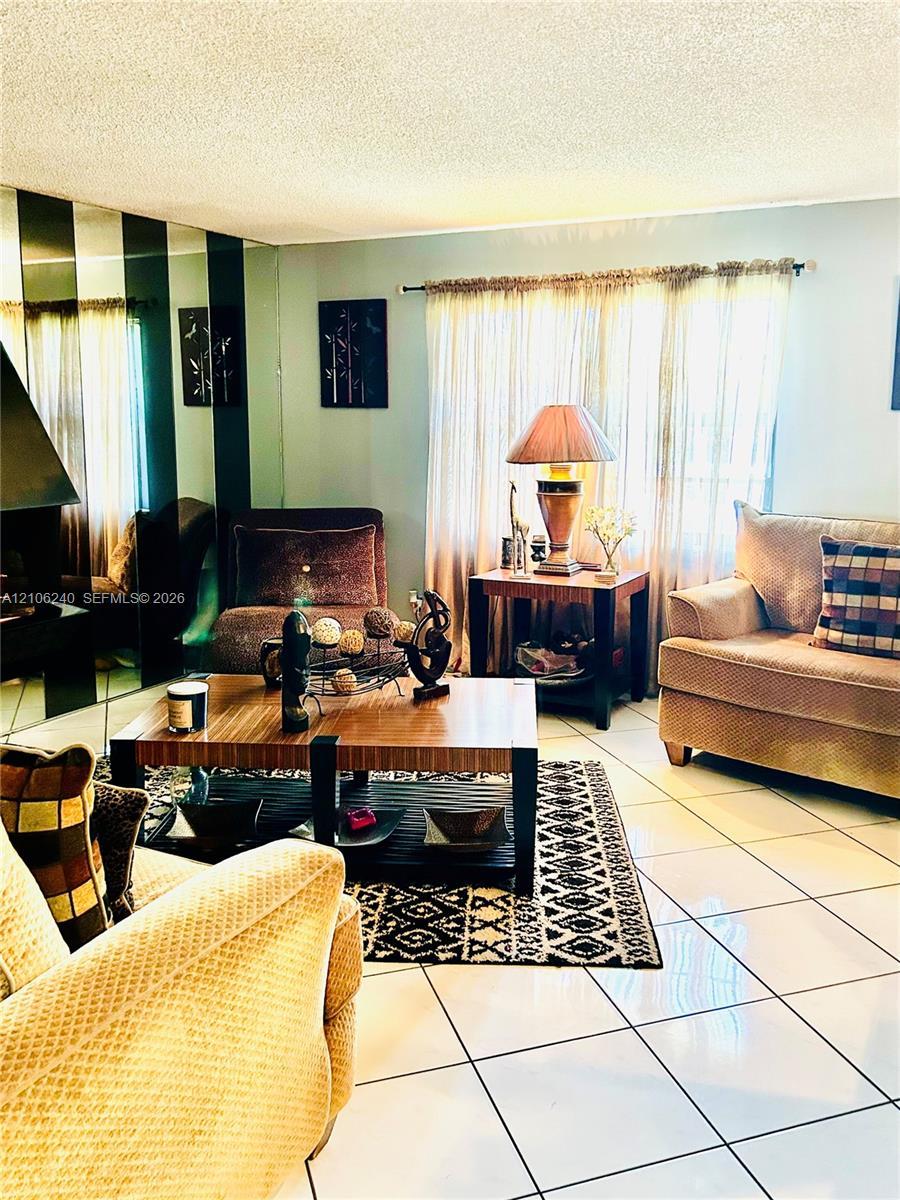 2554 N 38th Ave, Hollywood FL 33021 photo 3